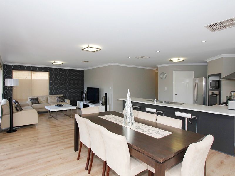 18 Humboldt Entrance, Aubin Grove WA 6164