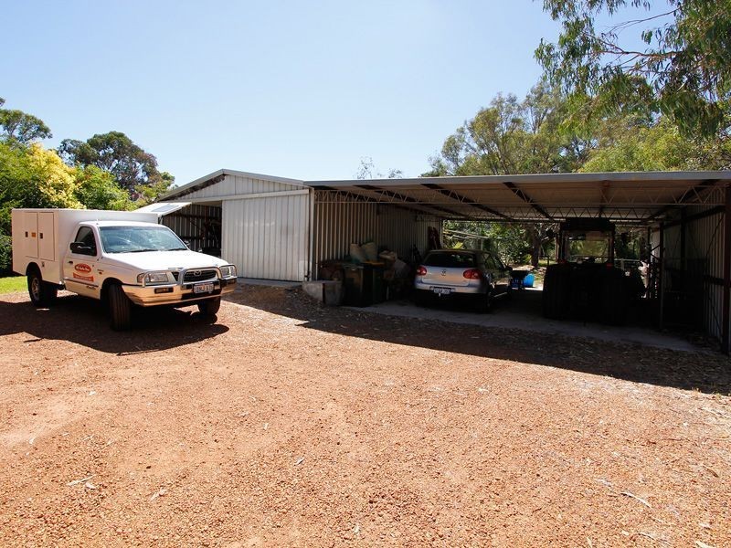 64 Robinson Road, Wandi WA 6167