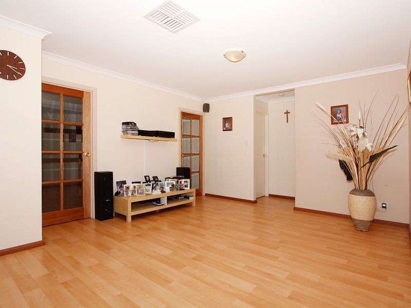 21 Gillen Way, Success WA 6164