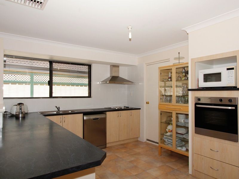 21 Gillen Way, Success WA 6164