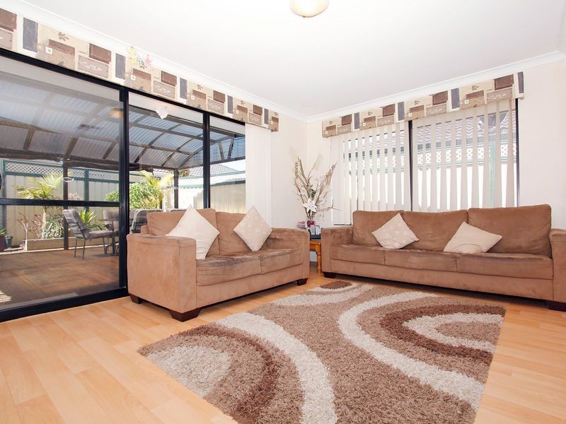 21 Gillen Way, Success WA 6164