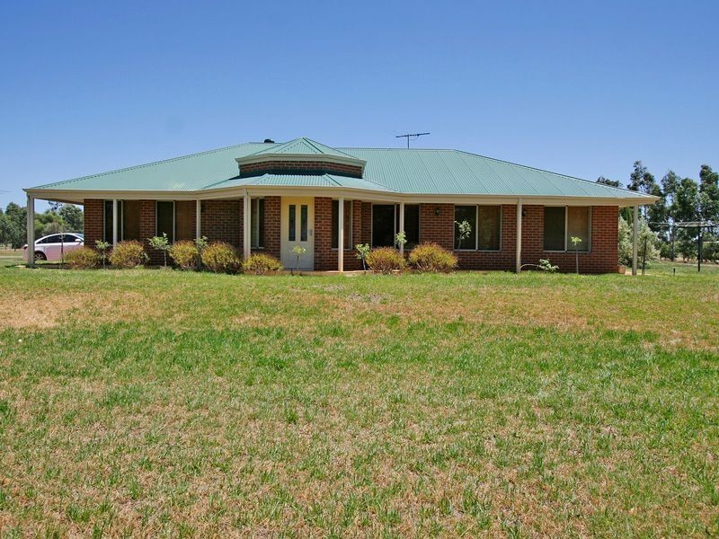 132 bullock drive, Oakford WA 6121