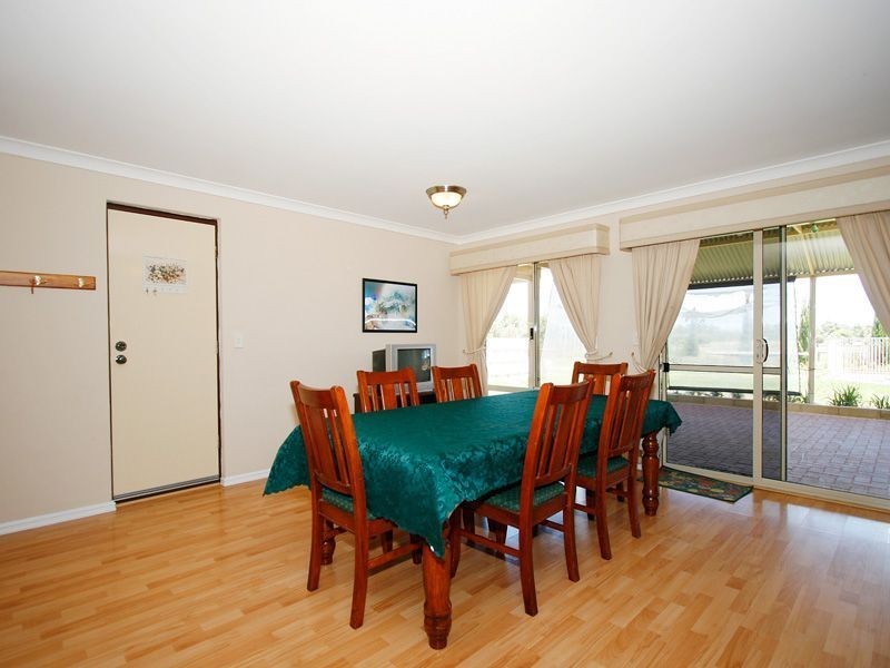 132 bullock drive, Oakford WA 6121