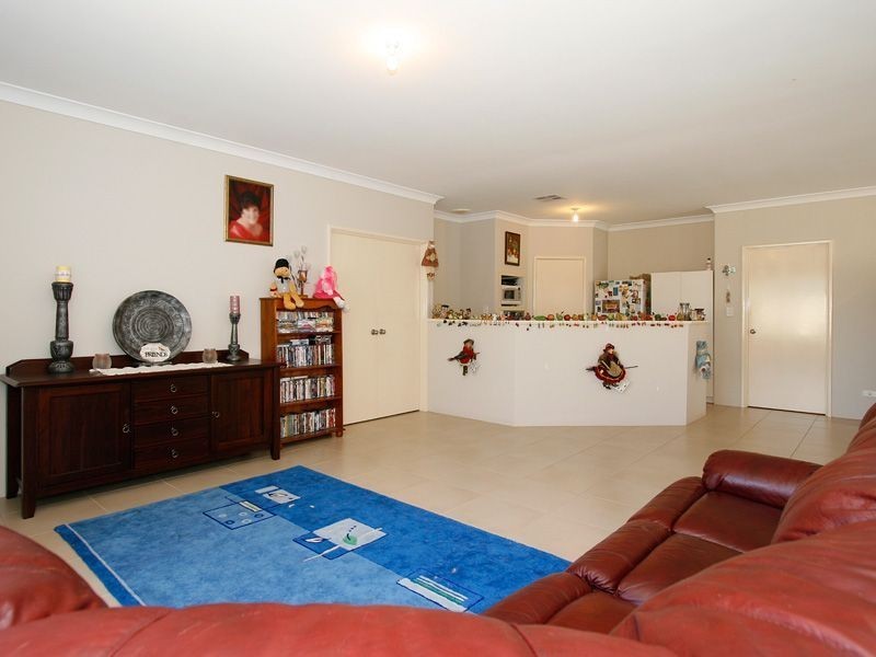 11 Jackadder Avenue, Hammond Park WA 6164