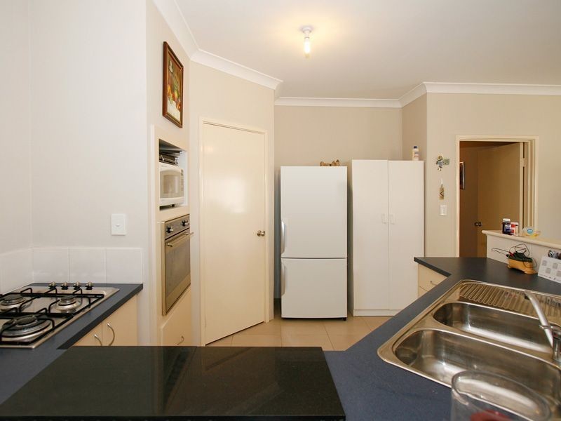 11 Jackadder Avenue, Hammond Park WA 6164