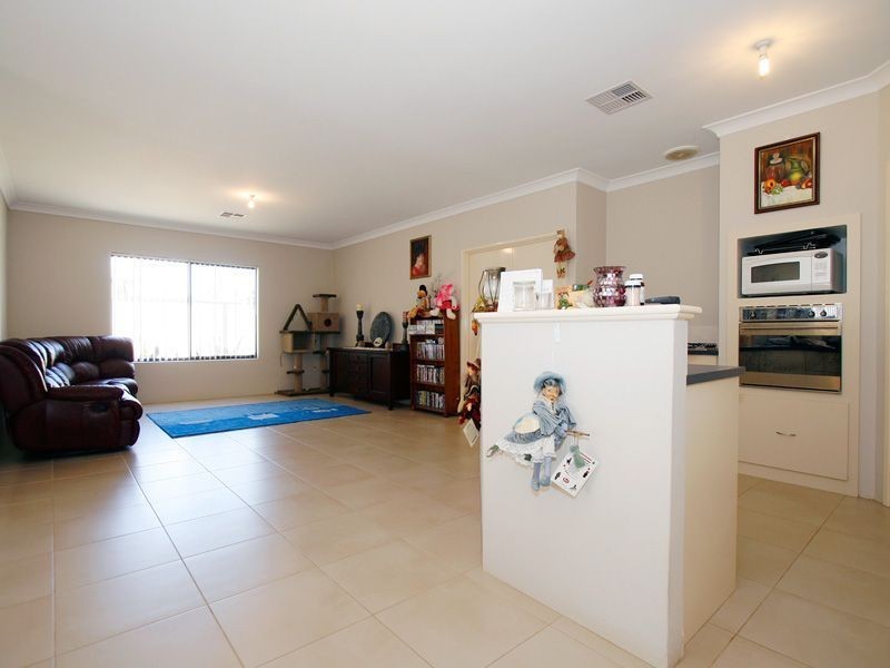 11 Jackadder Avenue, Hammond Park WA 6164