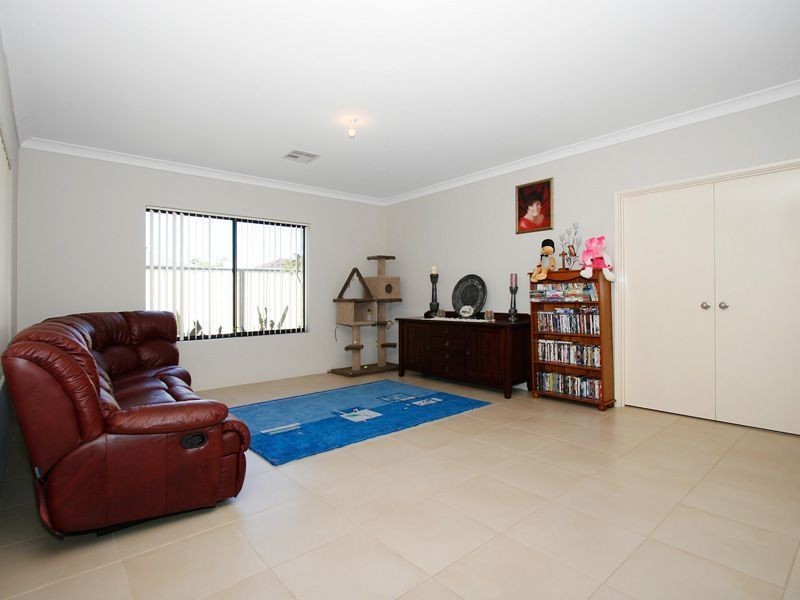 11 Jackadder Avenue, Hammond Park WA 6164