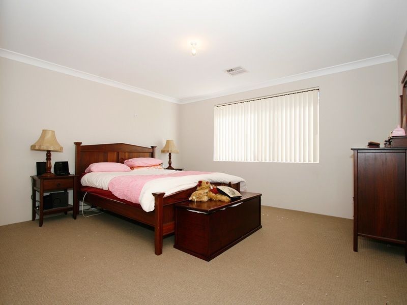 11 Jackadder Avenue, Hammond Park WA 6164