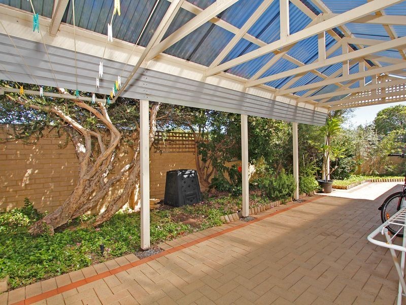 2 Stirk Road, Alfred Cove WA 6154