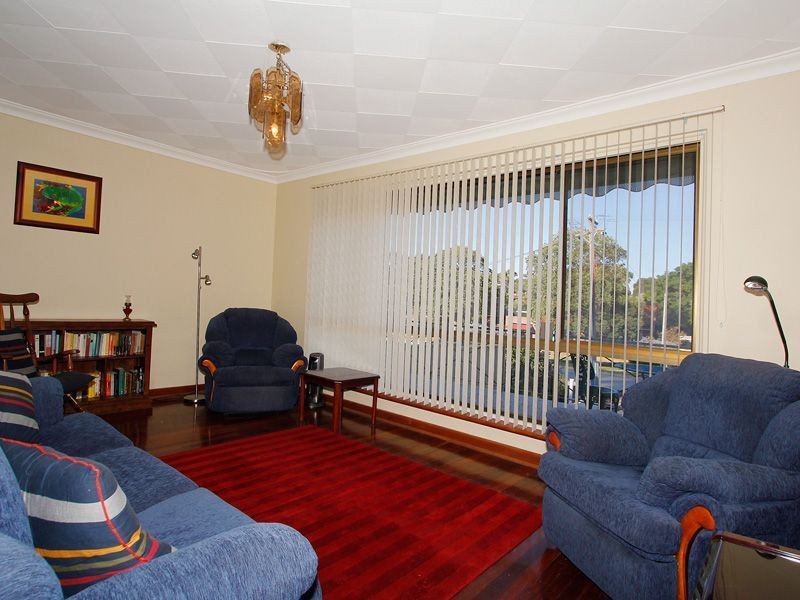 9 Hillier Crescent, Hamilton Hill WA 6163
