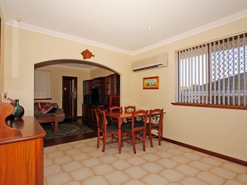 9 Hillier Crescent, Hamilton Hill WA 6163