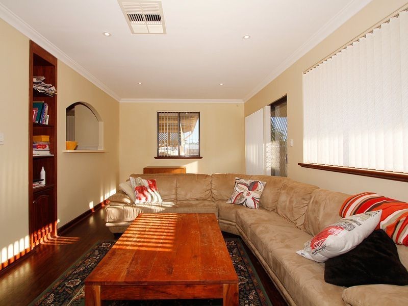 9 Hillier Crescent, Hamilton Hill WA 6163