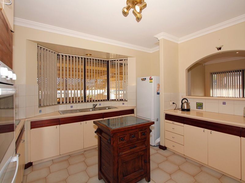 9 Hillier Crescent, Hamilton Hill WA 6163