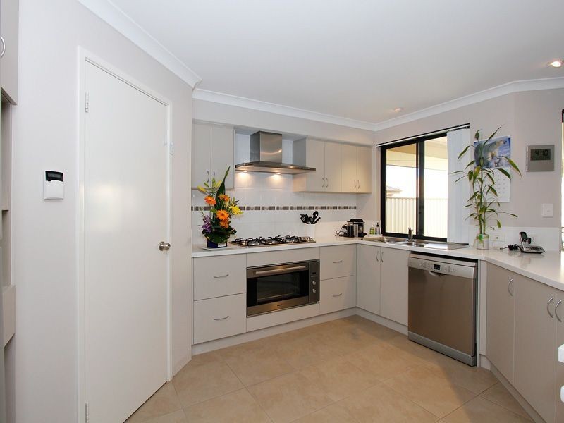 13 Panarea Crest, Yangebup WA 6164