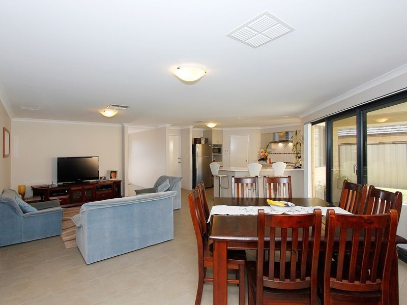 13 Panarea Crest, Yangebup WA 6164