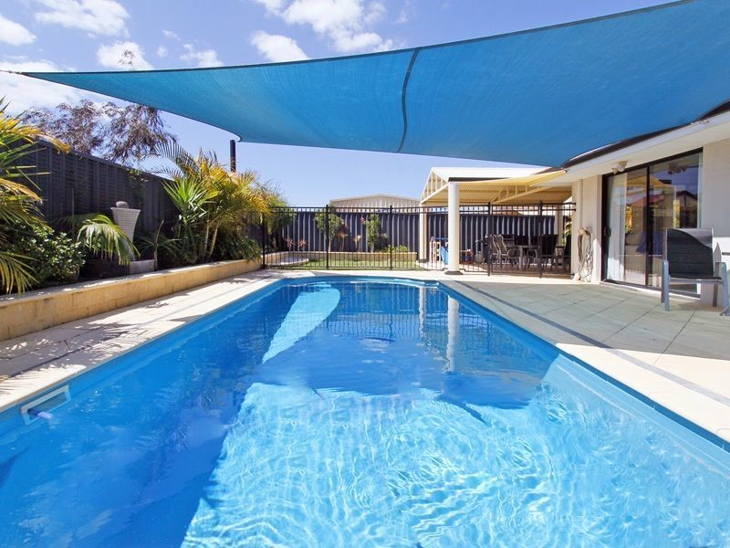 17 St Claire Gardens, Atwell WA 6164