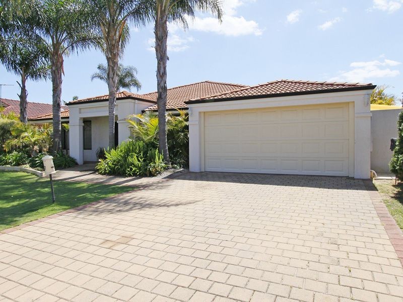 17 St Claire Gardens, Atwell WA 6164