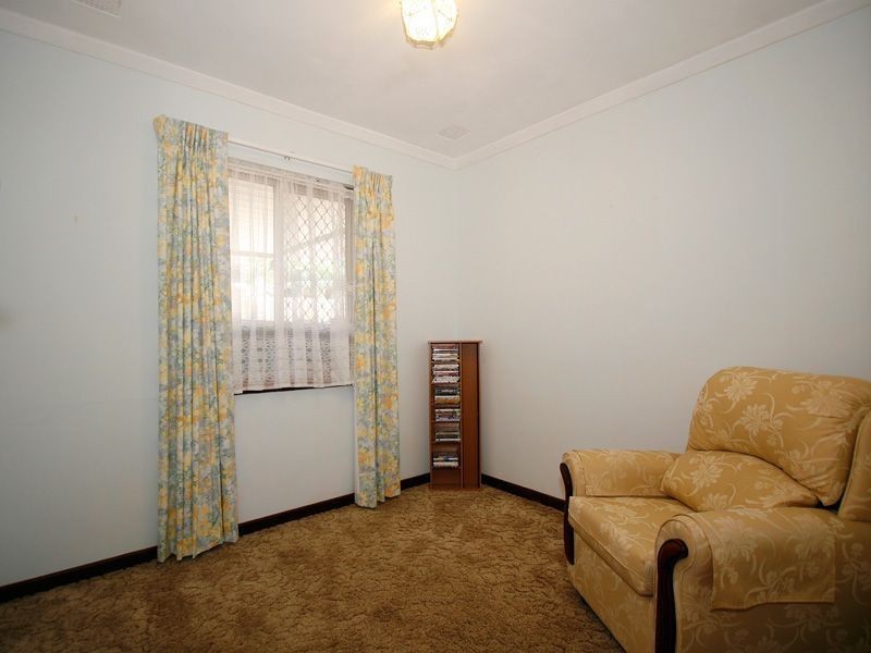 22 Ives Street, Hamilton Hill WA 6163