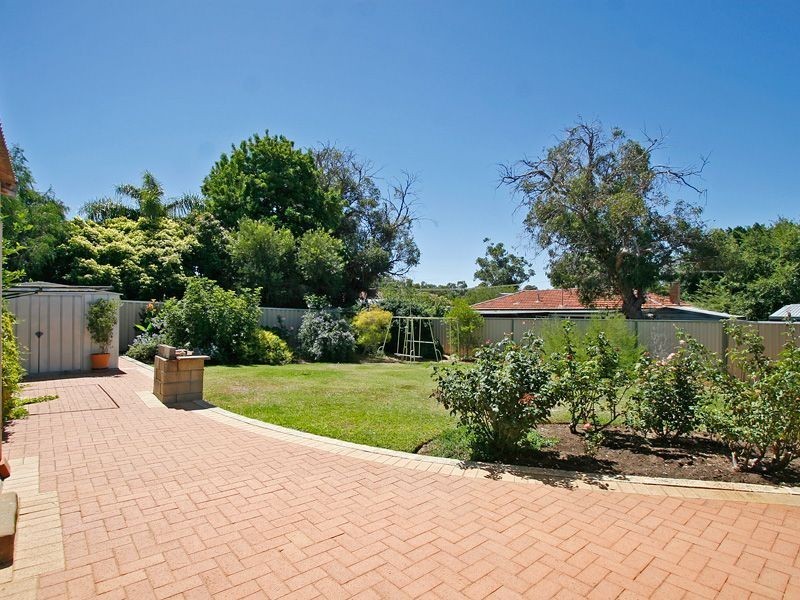 22 Ives Street, Hamilton Hill WA 6163