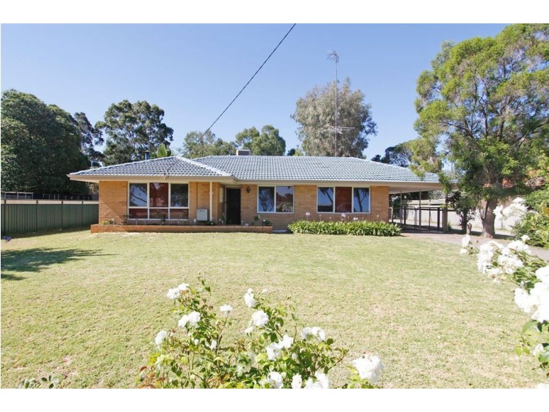 10 Binshaw Avenue, Byford WA 6122