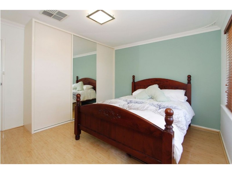 10 Binshaw Avenue, Byford WA 6122