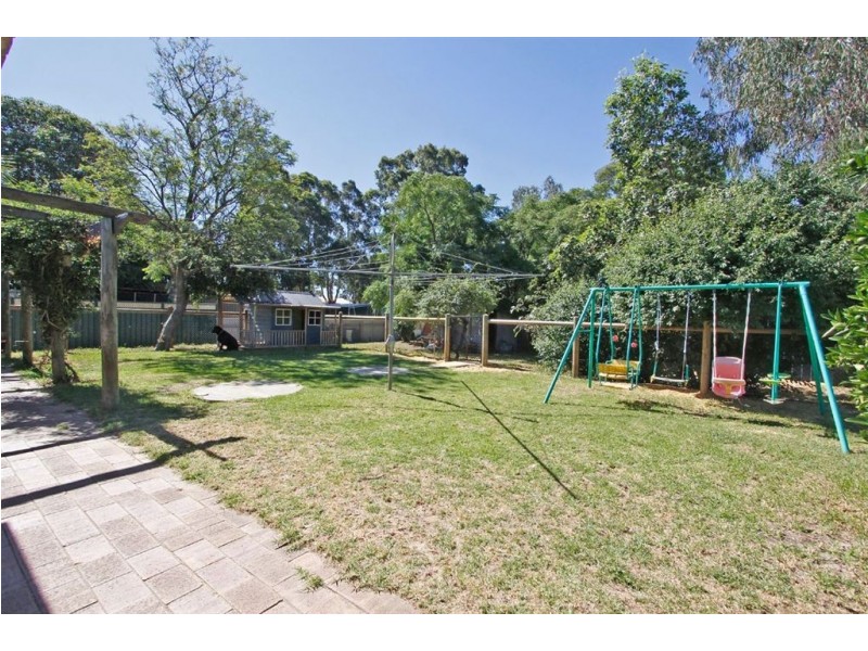 10 Binshaw Avenue, Byford WA 6122