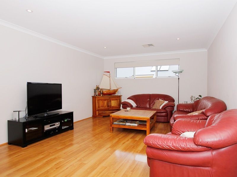 37 Caduceus Way, Darling Downs WA 6122