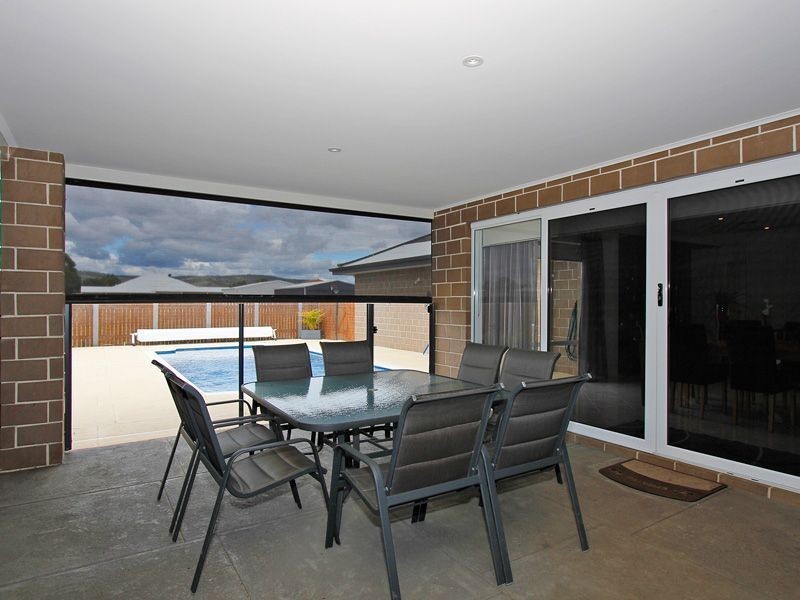 37 Caduceus Way, Darling Downs WA 6122