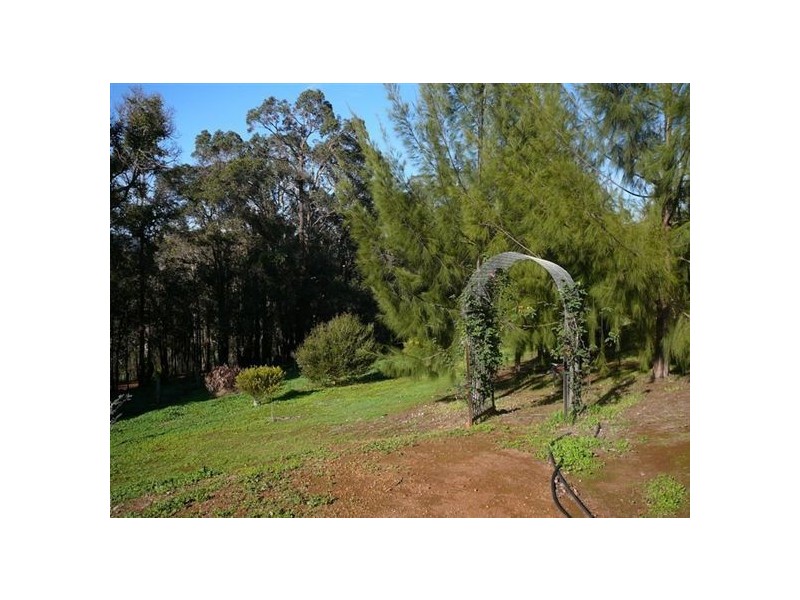 115 West Blackwood Terrace, Bridgetown WA 6255