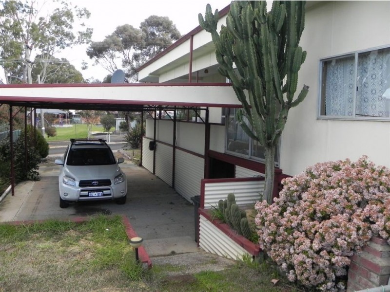 16 Barron Street, Boyup Brook WA 6244