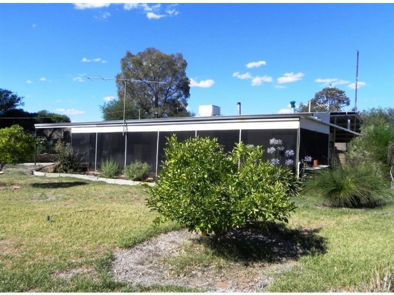 3 Watersford Road, Winnejup WA 6255