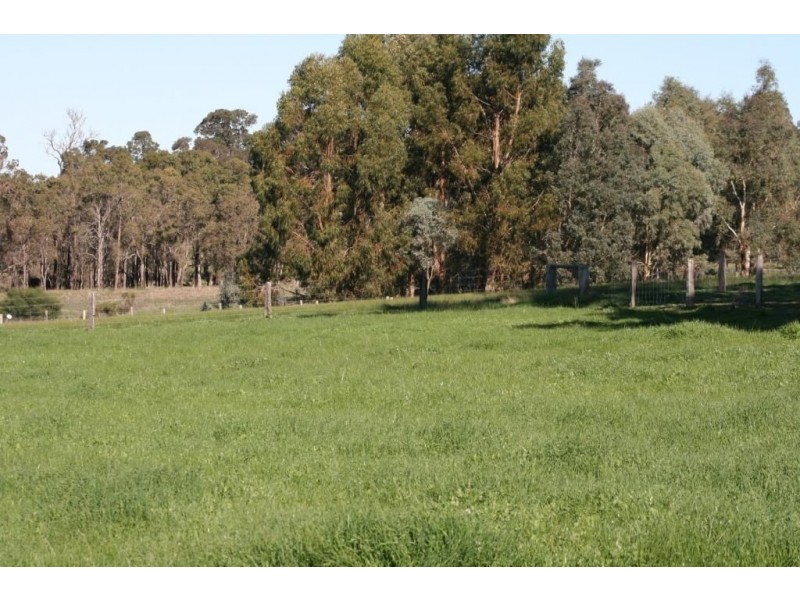 LOT 215 RIDGE VIEW AVE, Boyup Brook WA 6244