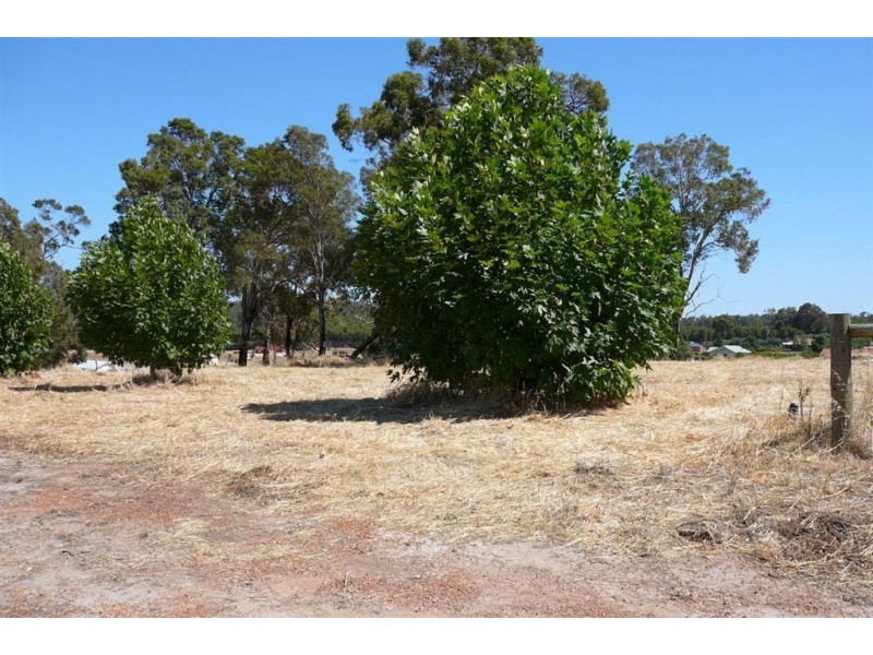 4 EMERSON AVE, Bridgetown WA 6255