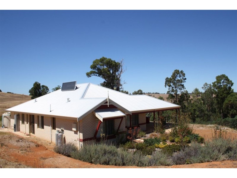 15 CARNEGIE CLOSE, Bridgetown WA 6255