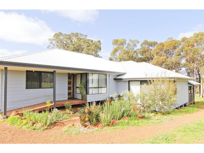 14 MANOR RIDGE, Bridgetown WA 6255