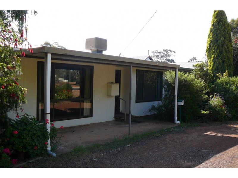 31 Jayes Road, Boyup Brook WA 6244