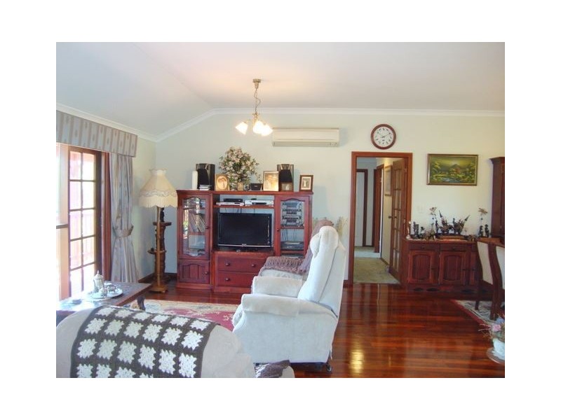 10 ROBINIA WAY, Bridgetown WA 6255