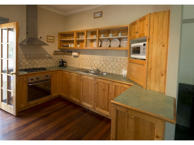 31 Railway Parade, Boyup Brook WA 6244