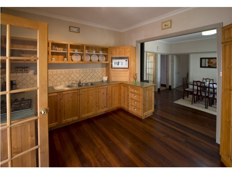 31 Railway Parade, Boyup Brook WA 6244