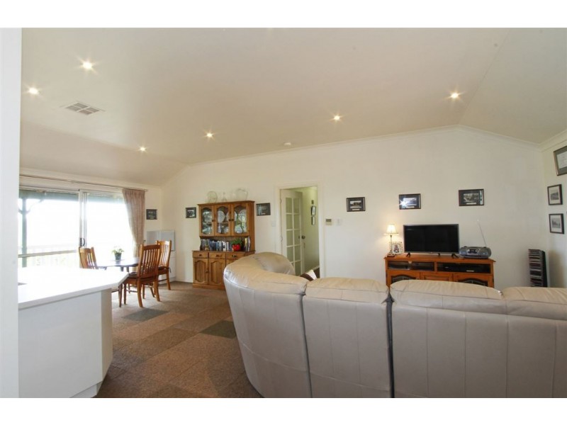 11 HILLCREST RISE, Bridgetown WA 6255