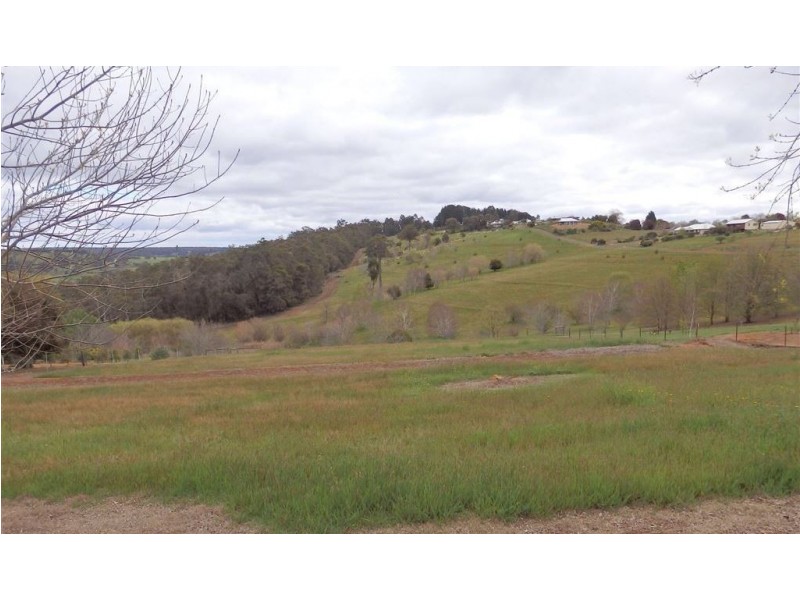 8 GOLDEN ASH RISE, Bridgetown WA 6255