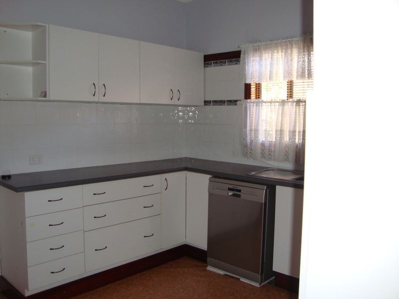 4 JAYES ROAD, Boyup Brook WA 6244