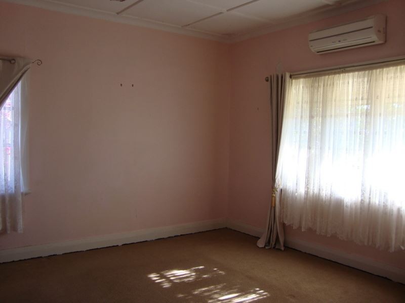 4 JAYES ROAD, Boyup Brook WA 6244