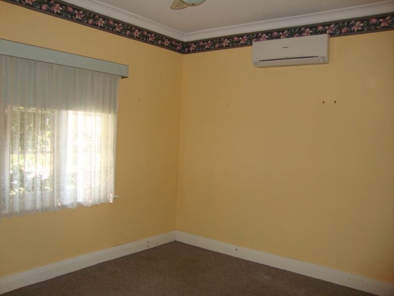 4 JAYES ROAD, Boyup Brook WA 6244