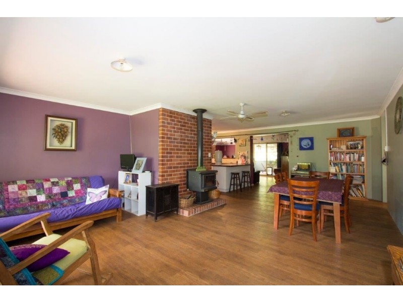 8 McAlinden St, Bridgetown WA 6255