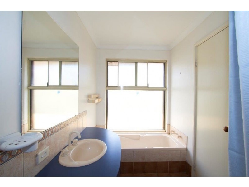 8 McAlinden St, Bridgetown WA 6255