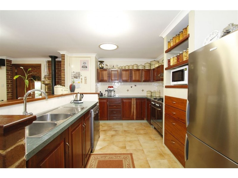 8 Scott St, Bridgetown WA 6255