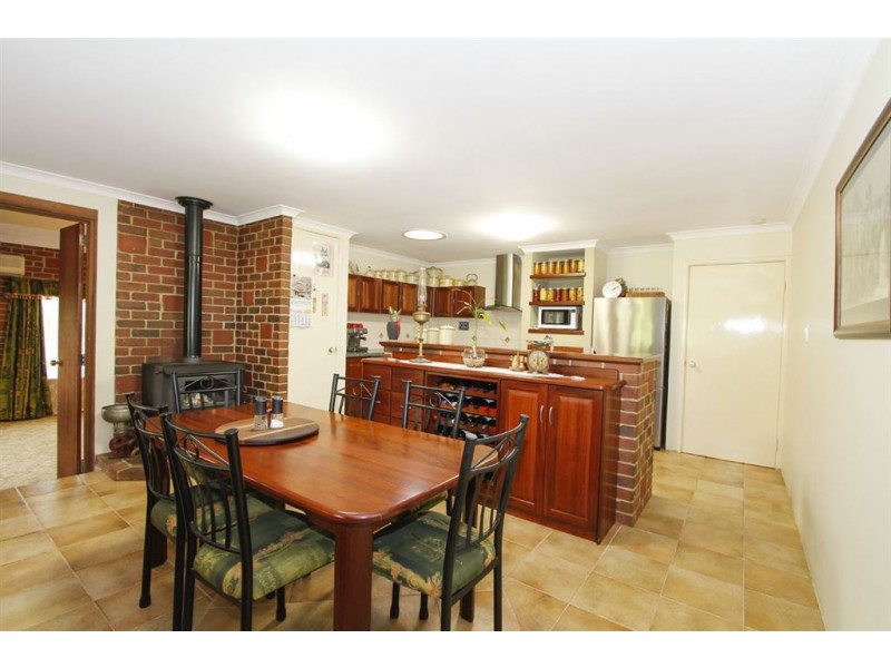 8 Scott St, Bridgetown WA 6255