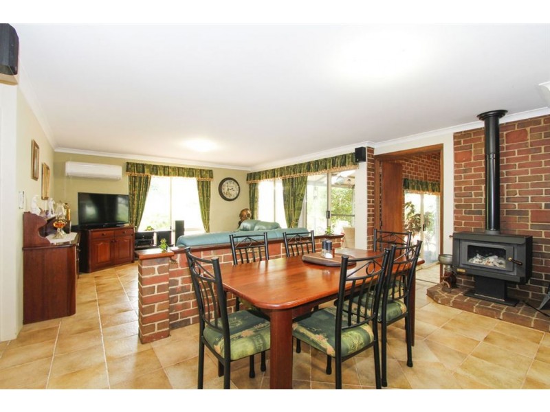 8 Scott St, Bridgetown WA 6255