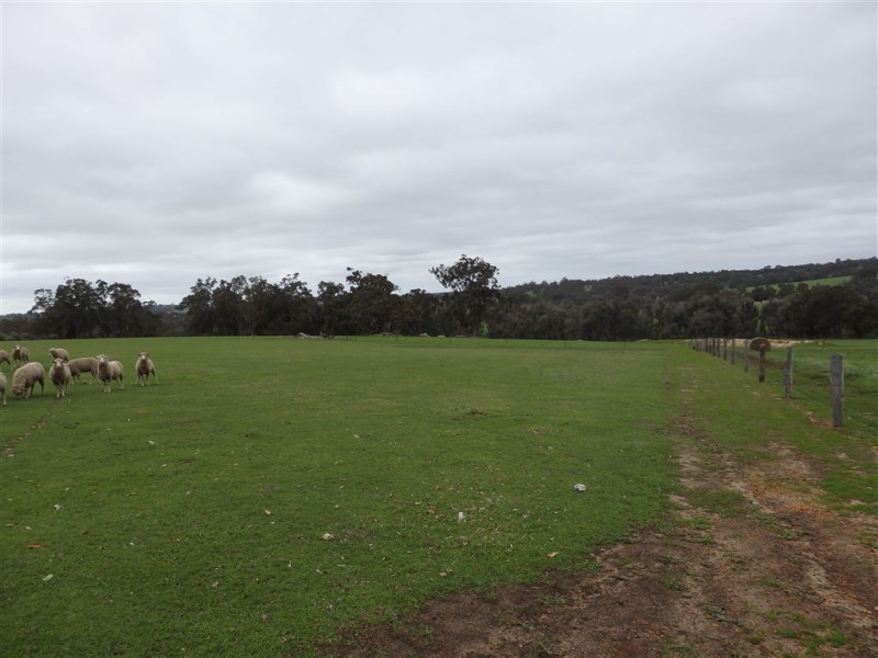 100 RIDGE VIEW AVE, Boyup Brook WA 6244